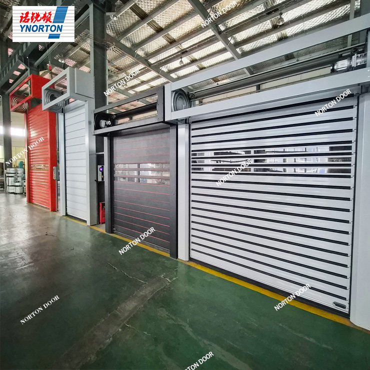 सुविधा के लिए रैपिड रोल दरवाजा स्वचालित रूप से खुलता और बंद होता है।