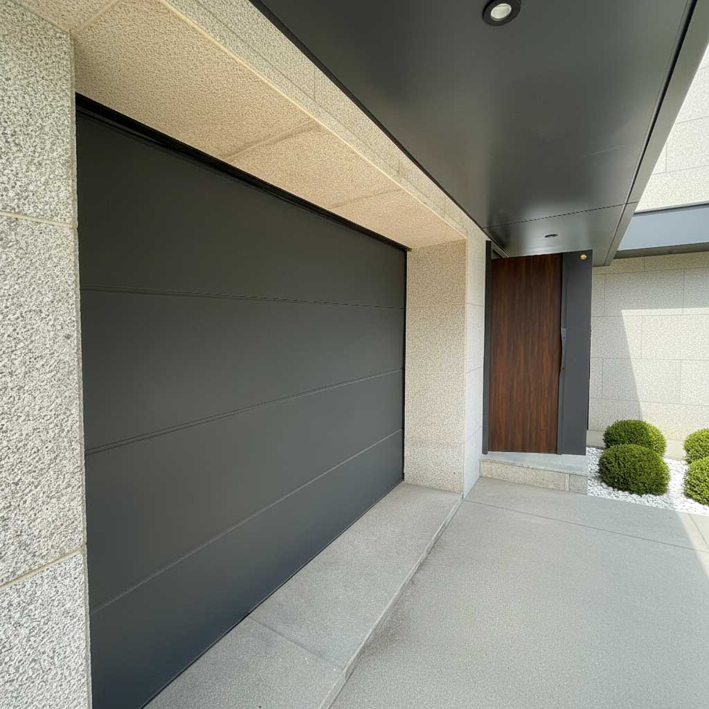 दीर्घकालिक उपयोग के लिए डिज़ाइन किए गए टिकाऊ गैराज दरवाजे